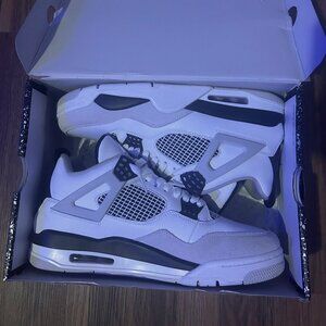Jordan 4 Retro "Military Black"